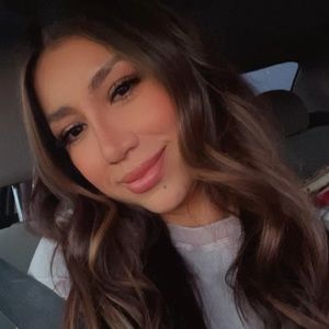 Meet your Posher, Abigail